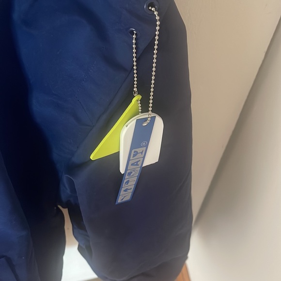 Puma Ader rain jacket size M - Picture 3 of 6